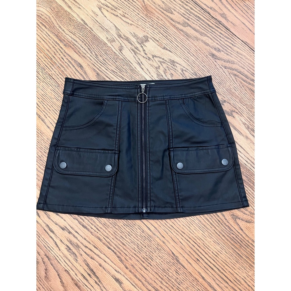 New Vanilla Star Black Faux Leather Mini Skirt Front Zip O-Ring Size 2
